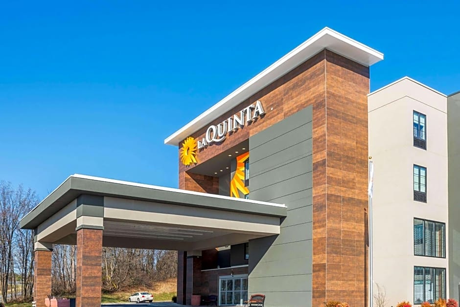 La Quinta Inn & Suites by Wyndham Aberdeen-APG