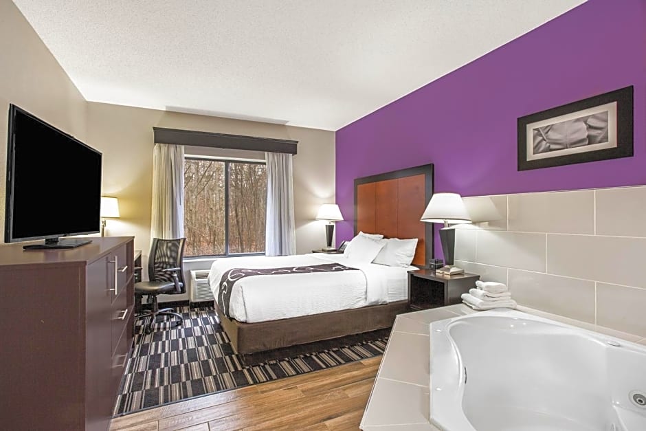 La Quinta Inn & Suites by Wyndham Norwich-Plainfield-Casino