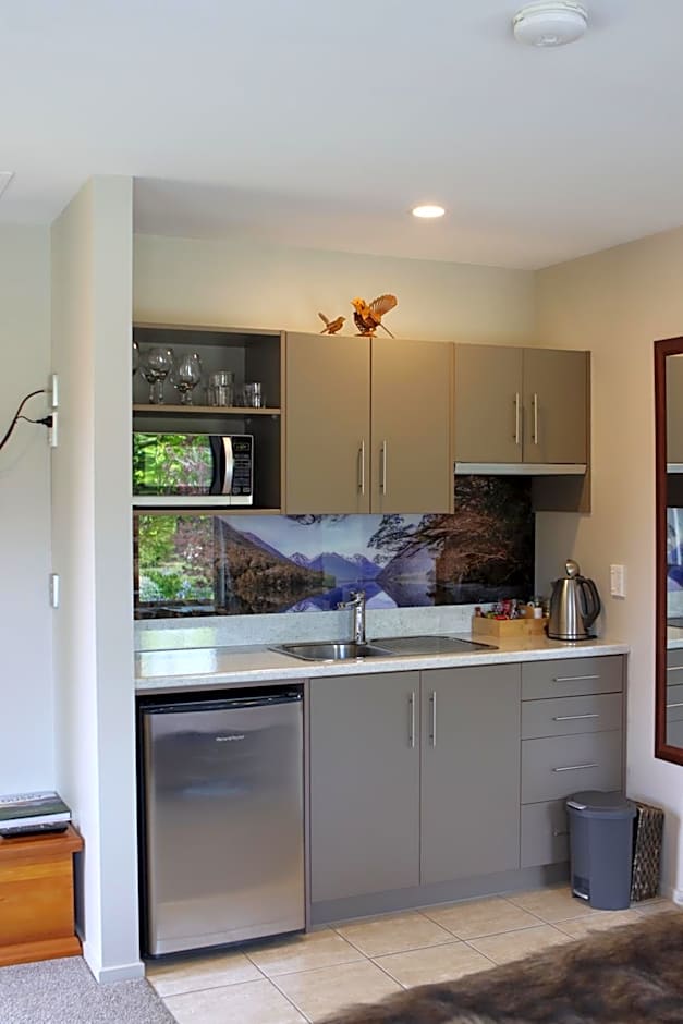 Blue Ridge Studios and Bed & Breakfast