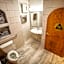 Social Stays - Santa Barbara's FIRST hostel on State Street