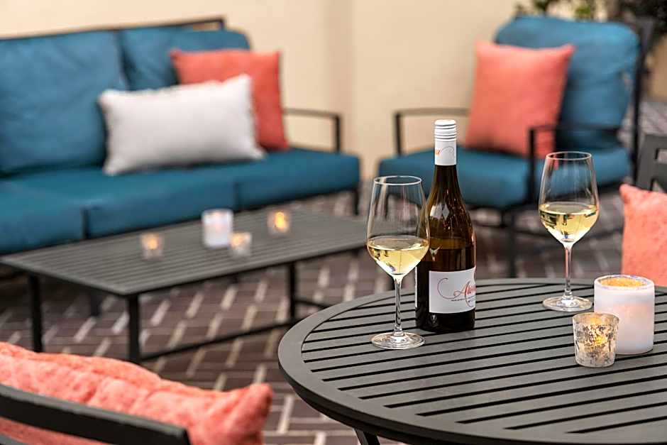 Dauphine Orleans Hotel