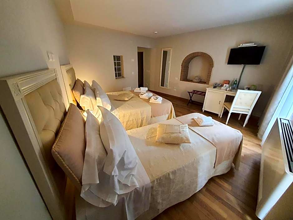 Hotel Volterra In Superior