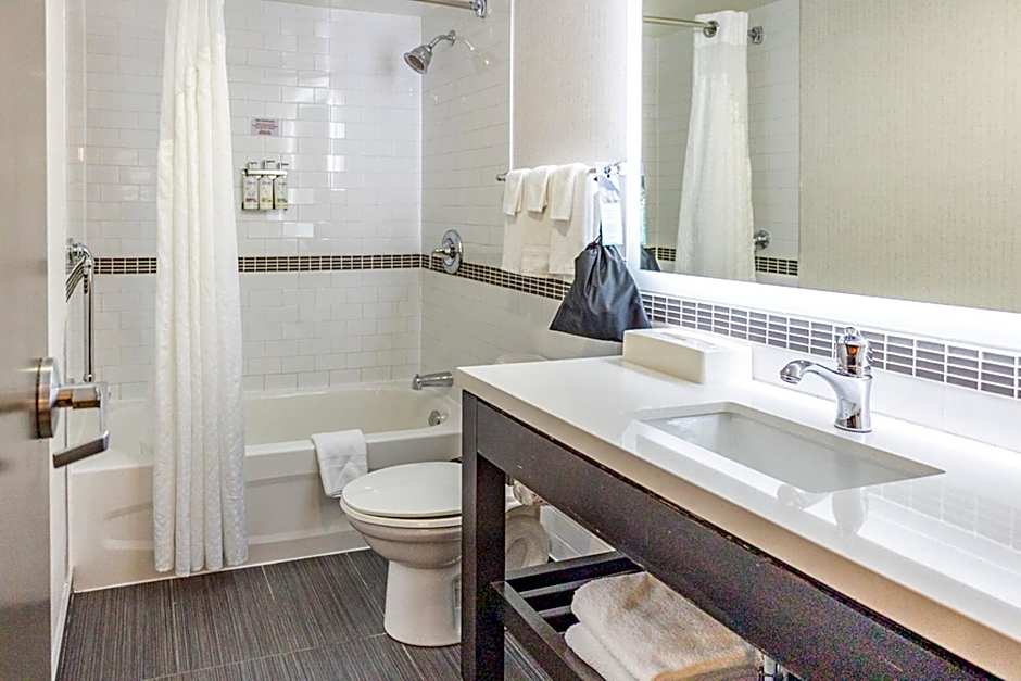 Holiday Inn Hotel & Suites St.Catharines-Niagara by IHG