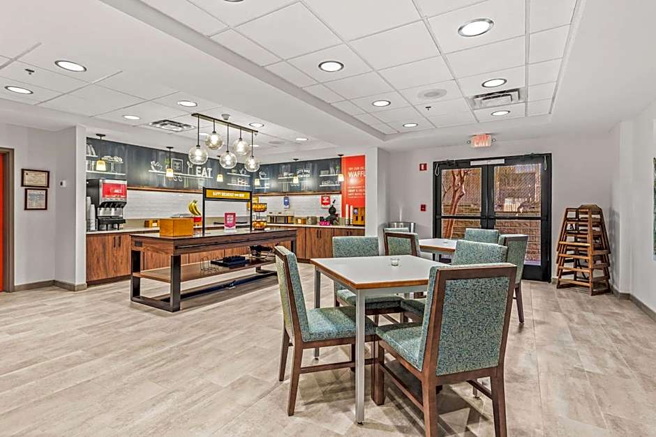 Hampton Inn By Hilton Columbus-North