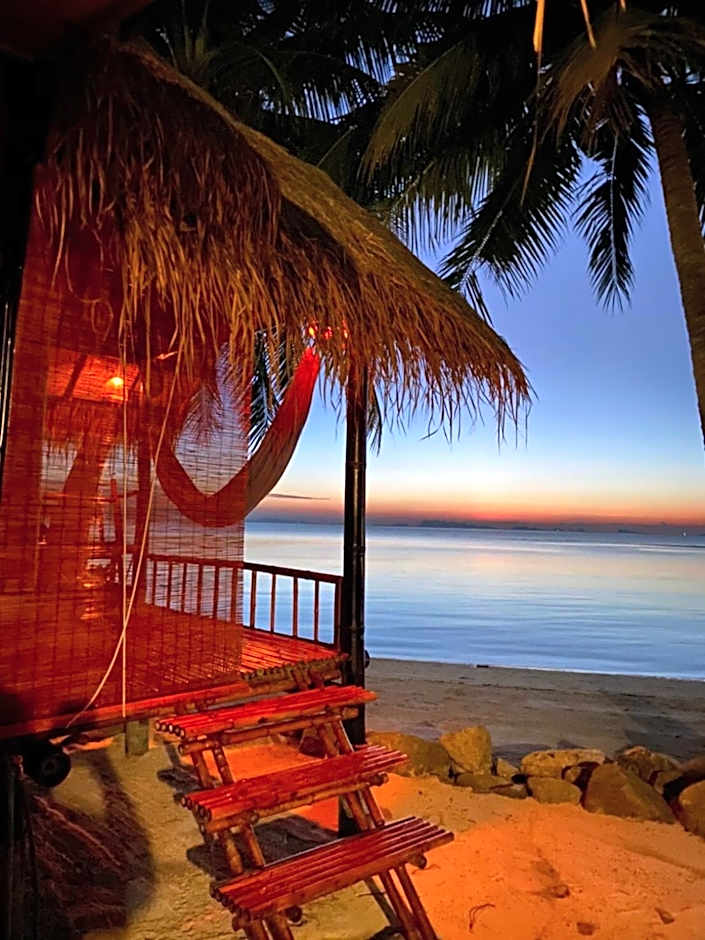 Castaway Beach Bungalows