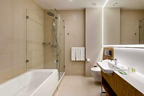 Chopin Suite, 1 Bedroom Presidential Suite, 1 King, Airport view, Top floor