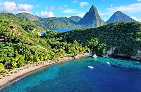 Jade Mountain Resort