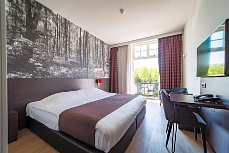King Room with Balcony