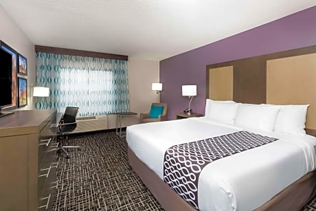 1 King Bed Non-Smoking