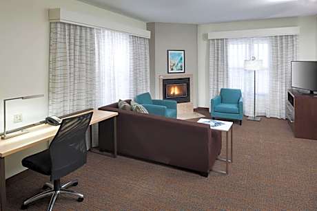 1 Bedroom Suite, 1 King, Sofa bed