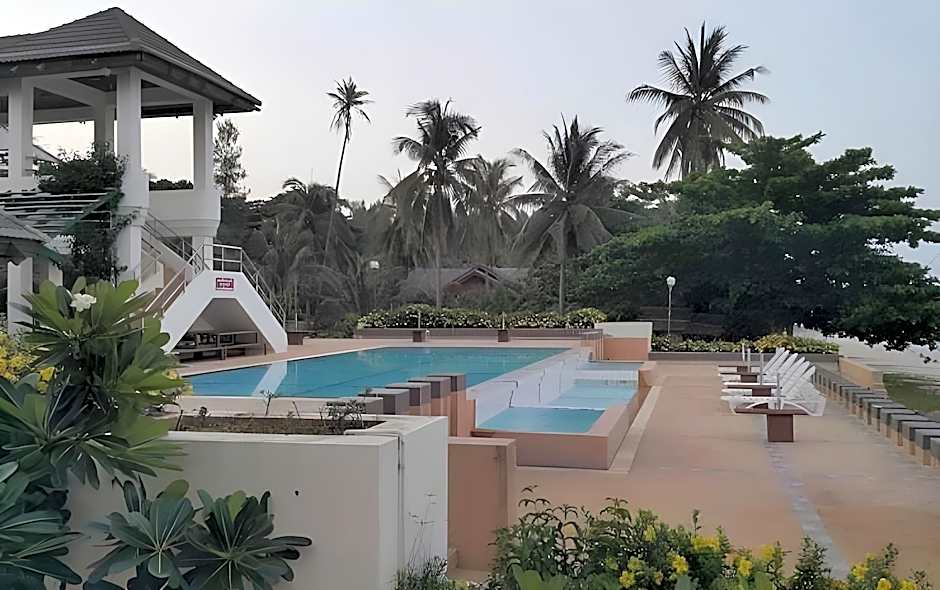 Khanom Golden Beach Hotel