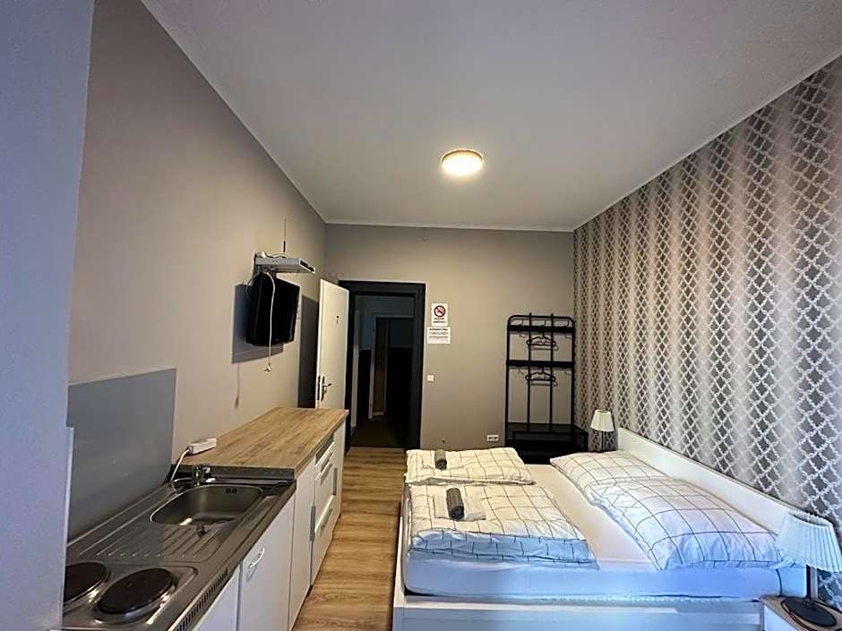 Eva's Hostel - Self Check-In & Only Private Rooms