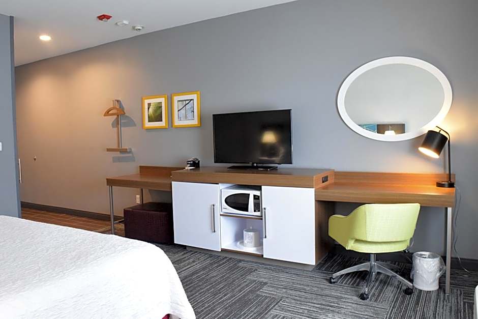 Hampton Inn By Hilton Hamburg