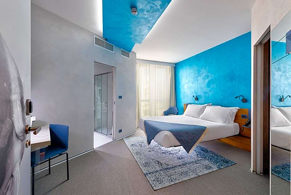 Carrick Hotel