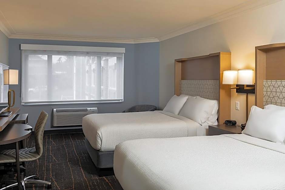Holiday Inn Victoria - Elk Lake by IHG