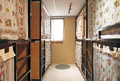 2 Beds in 8-Bed Mixed Dormitory Room