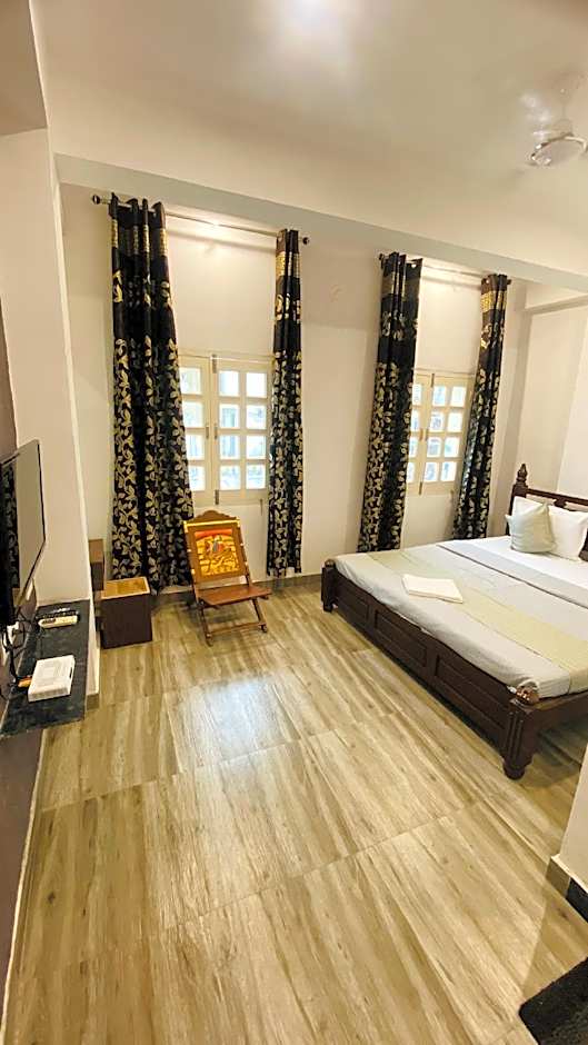 MOON FLOWER GUEST HOUSE