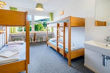 Sextuple Room with Shared Bathroom