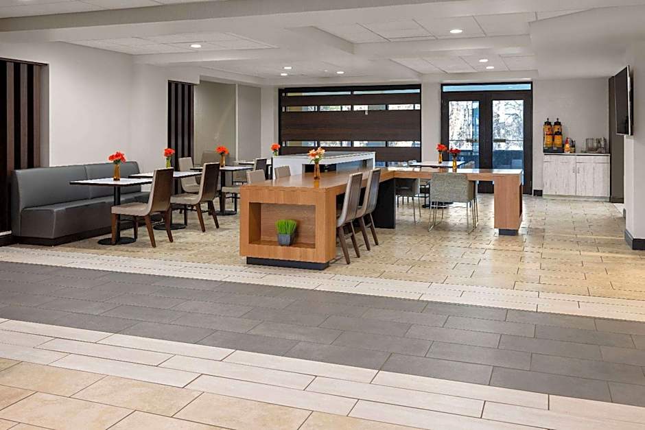 La Quinta Inn & Suites by Wyndham Mooresville