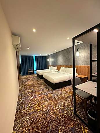 Deluxe Family Room