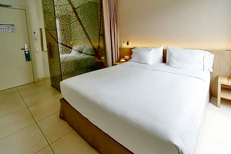 Double Room (2 Adults)