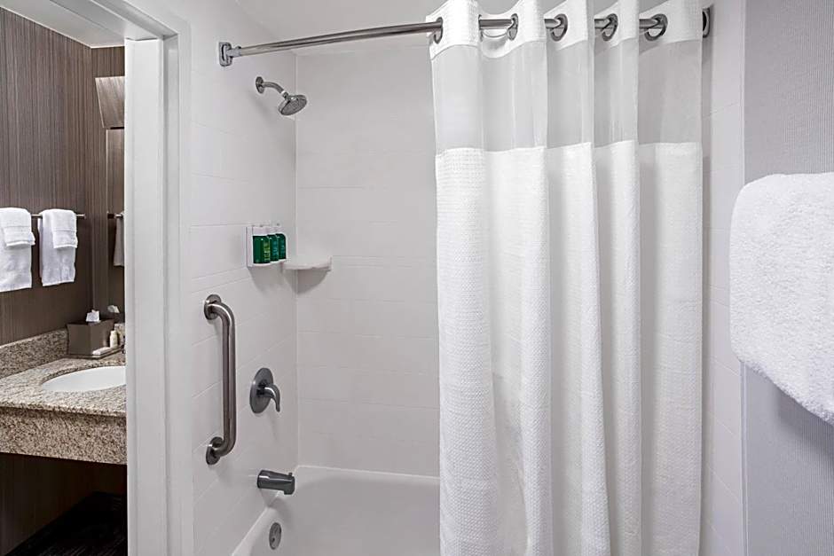 Courtyard by Marriott Jersey City Newport