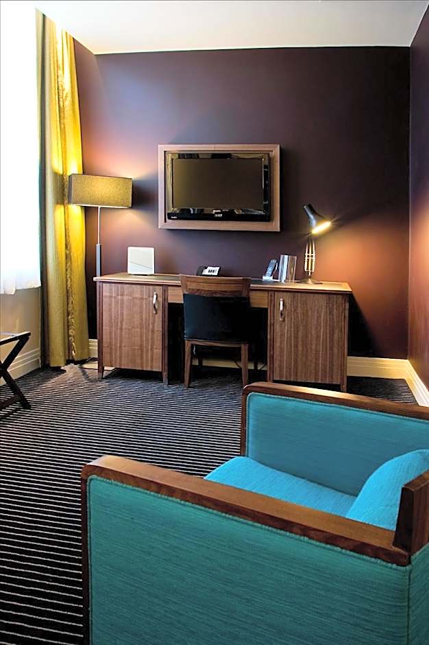 Hard Days Night Hotel