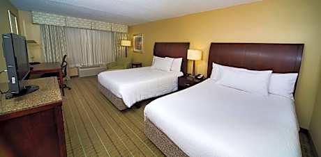 2 Queen Beds