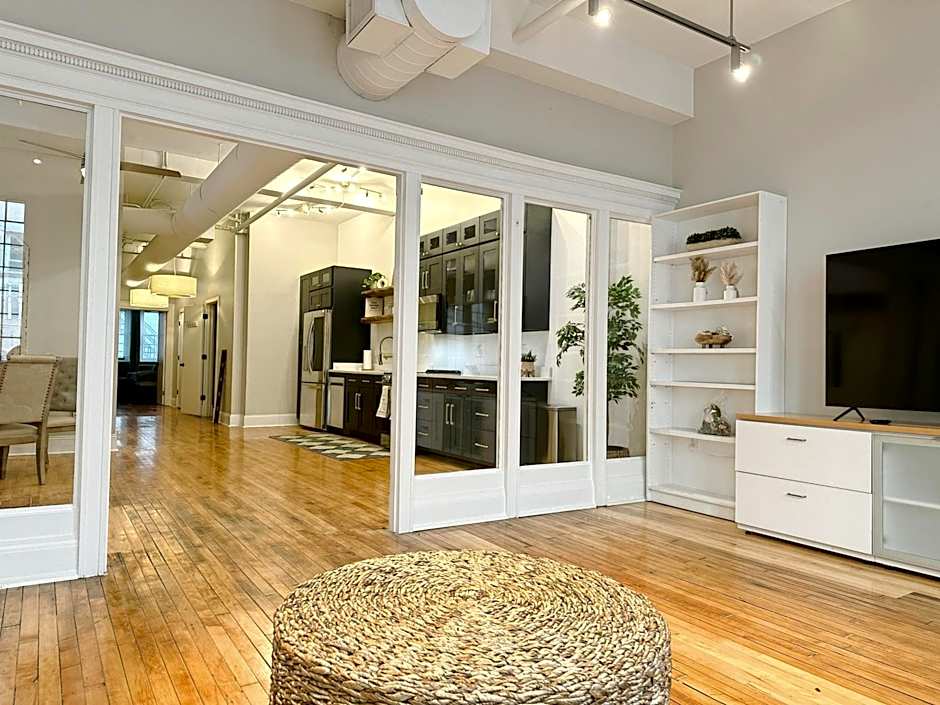 The Historic Lyric Presidential Suite