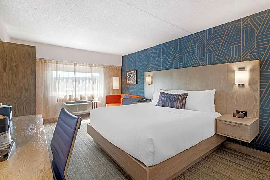 Best Western Plus Landmark Inn