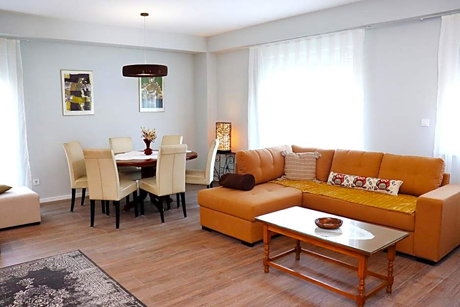 Foxxy Luxury Apartments