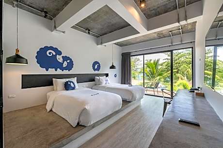 Deluxe Twin Room with Sea View