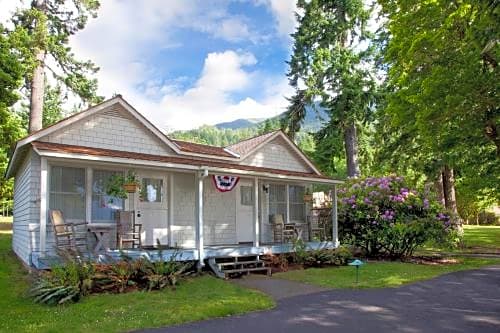 Lake Crescent Lodge