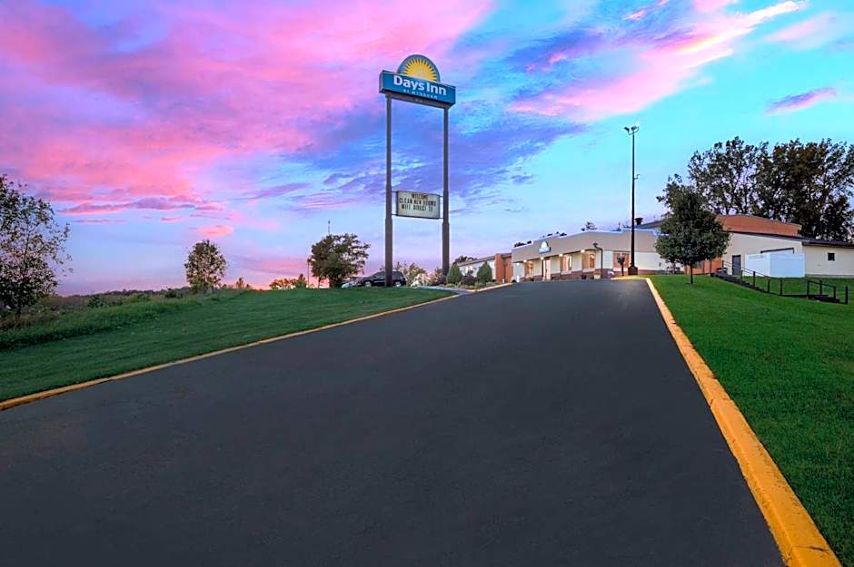 Days Inn by Wyndham Newton
