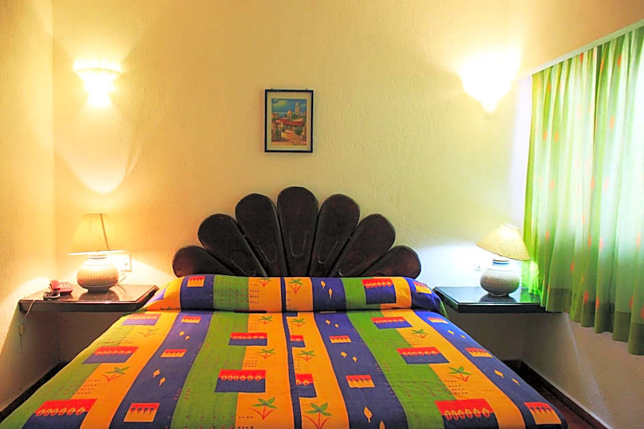 Suites Plaza del Rio