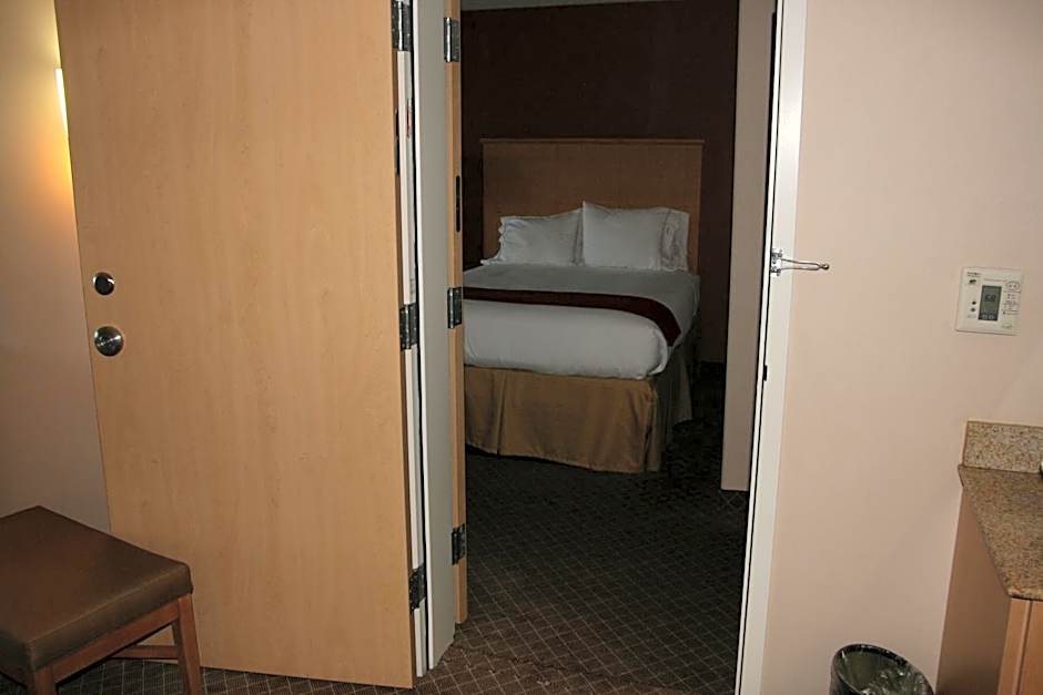 Holiday Inn Express Stockton Southeast By IHG