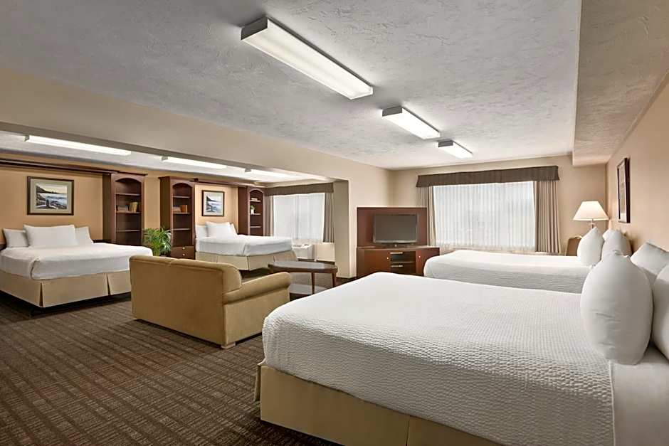 Days Inn & Suites by Wyndham Moncton