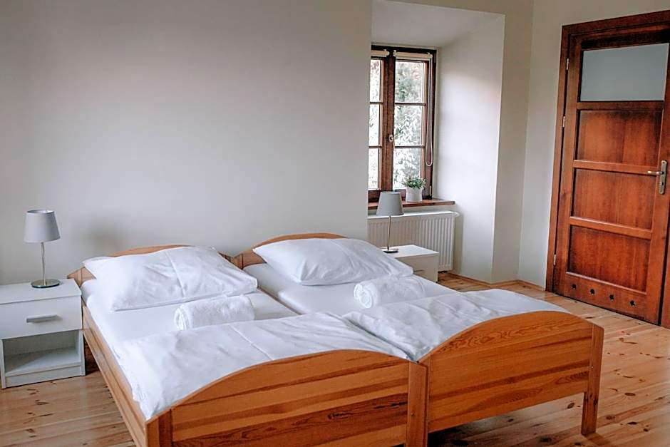 Zamkowa, Pokoje Gościnne