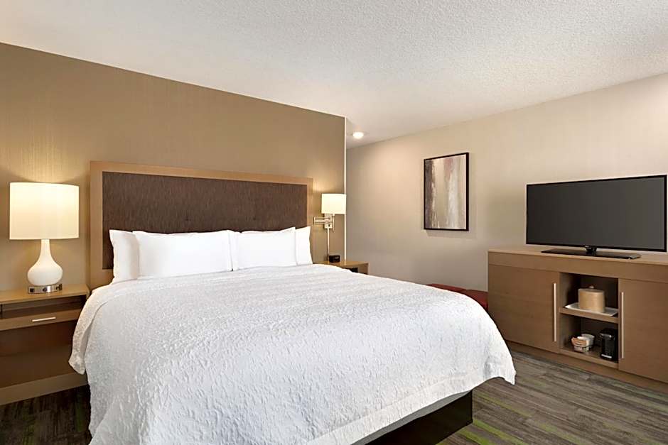 Ramada by Wyndham St Paul AB