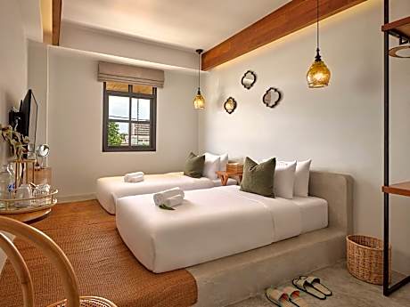 Twin Room with City View