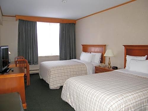 Travelodge Hotel by Wyndham Montreal Airport