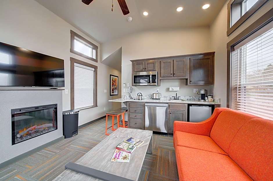 Ridgeline Hotel at Yellowstone, an Ascend Collection Hotel