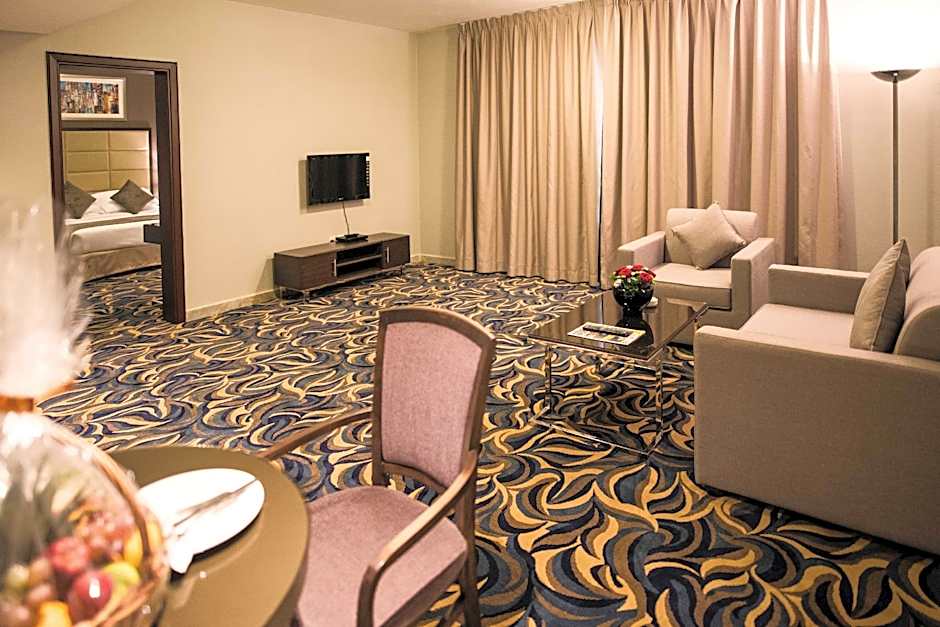 Emirates Plaza Hotel