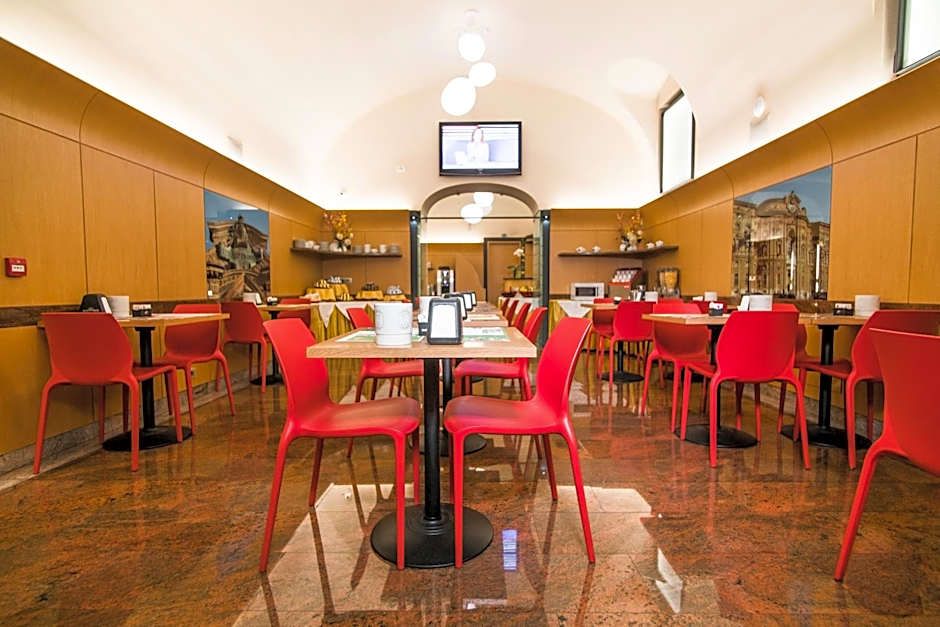Le Petit Hotel