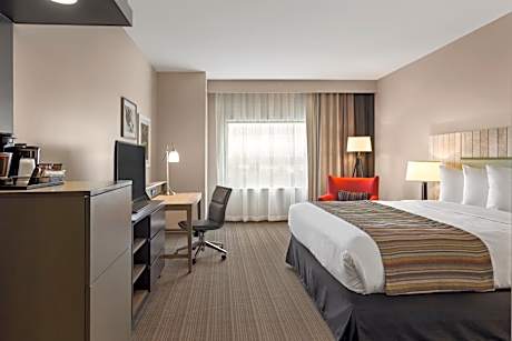 King Bed-1 Bedroom Suite-Non Smoking