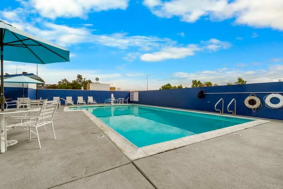 Travelodge by Wyndham Fairplex Pomona