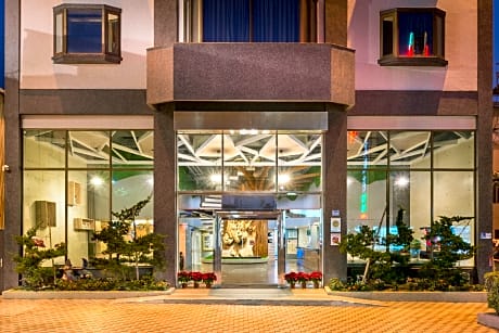 Yadi Hotel