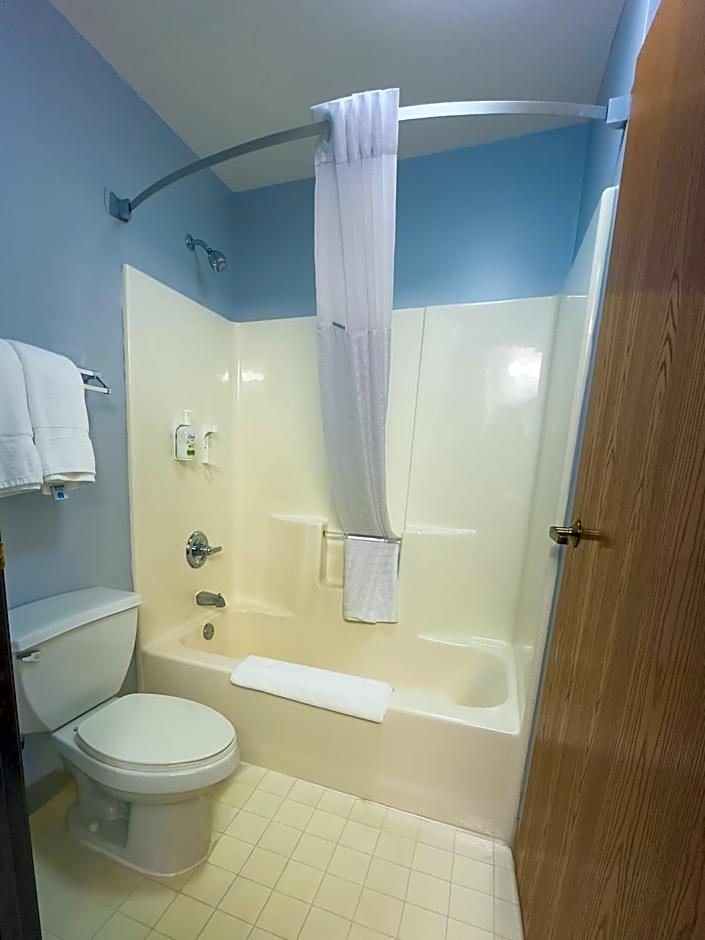 Baymont by Wyndham Howell/Brighton