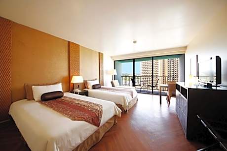 Infinity Tower Twin Room with Ocean View