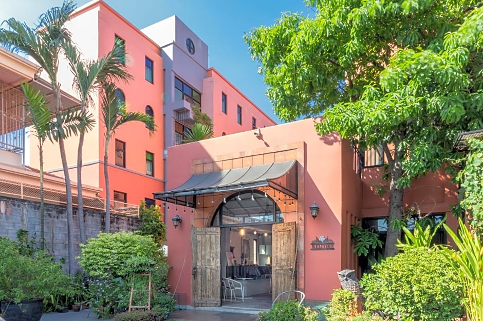 Baansuanprannok Hotel